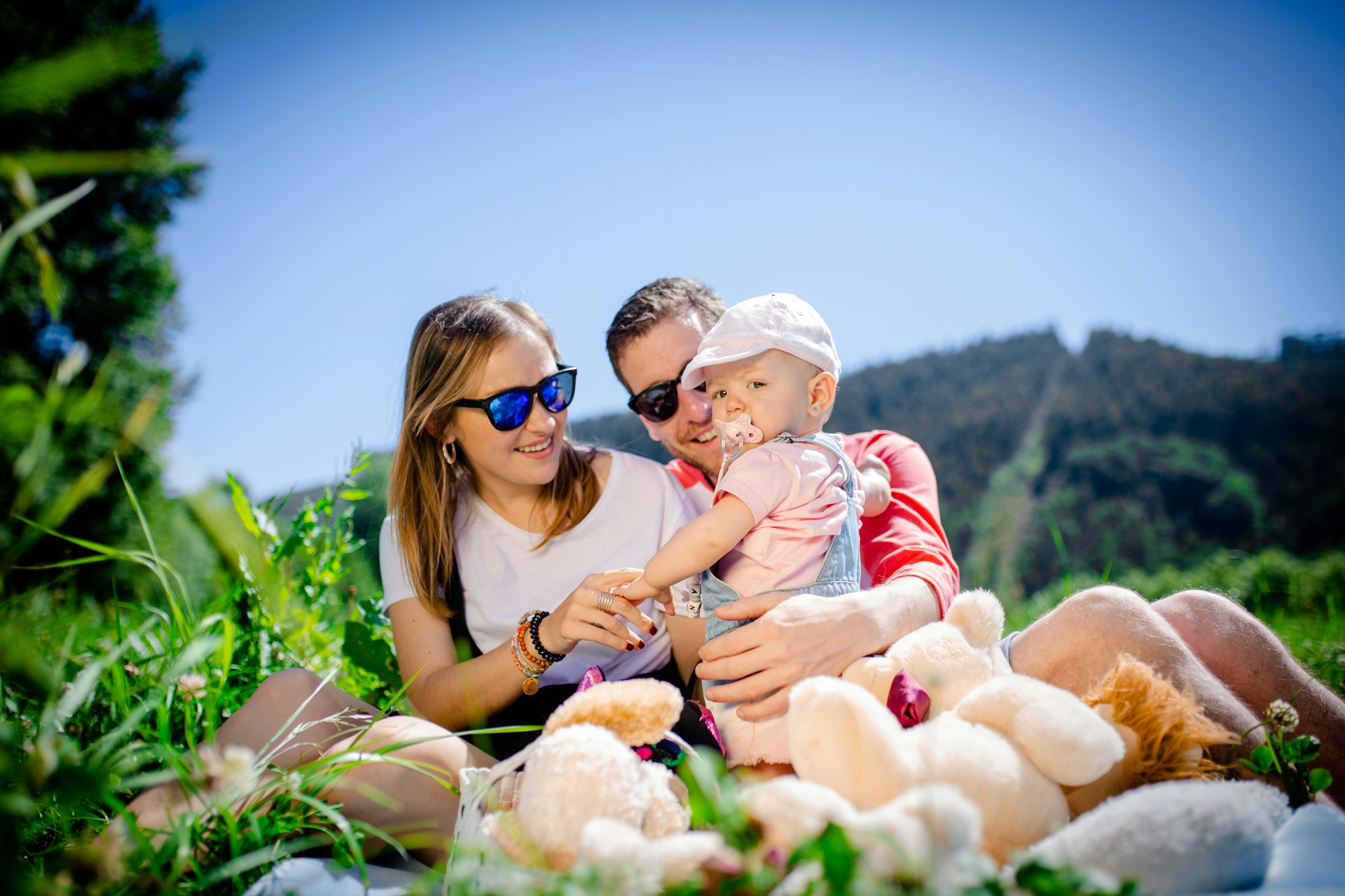 Family Visa Thailand – Dependent visa for spouse and children